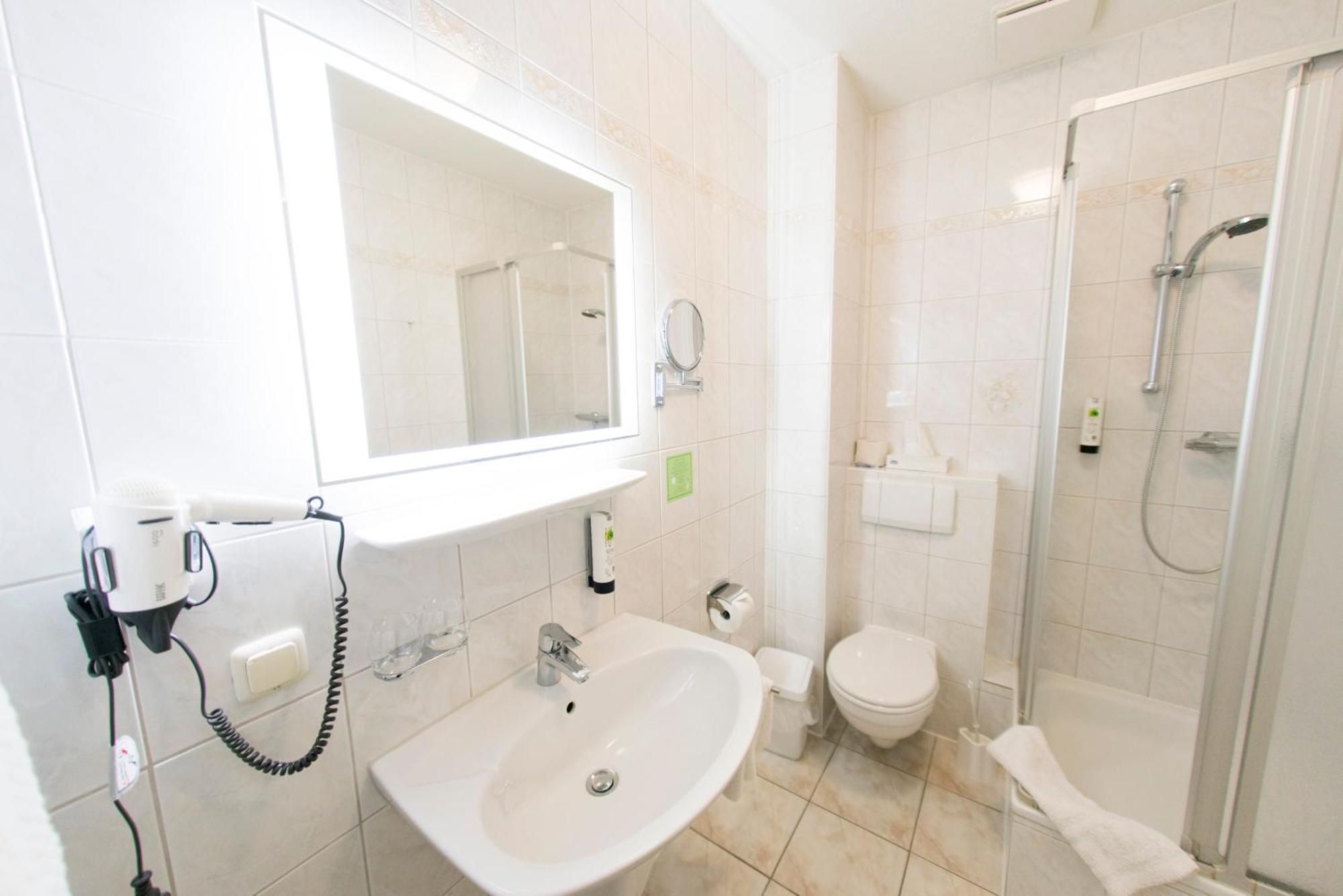 Das Fritz Hotel Schwerin Schoene Lage Im Gruenen Mit Regionaler Kueche Kostenfreien Parkplaetzen Und E Ladestation Exteriér fotografie